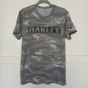 Oakley T-Shirt Spell Out Men's Medium Black Camo Cotton Blend Short Sleeve